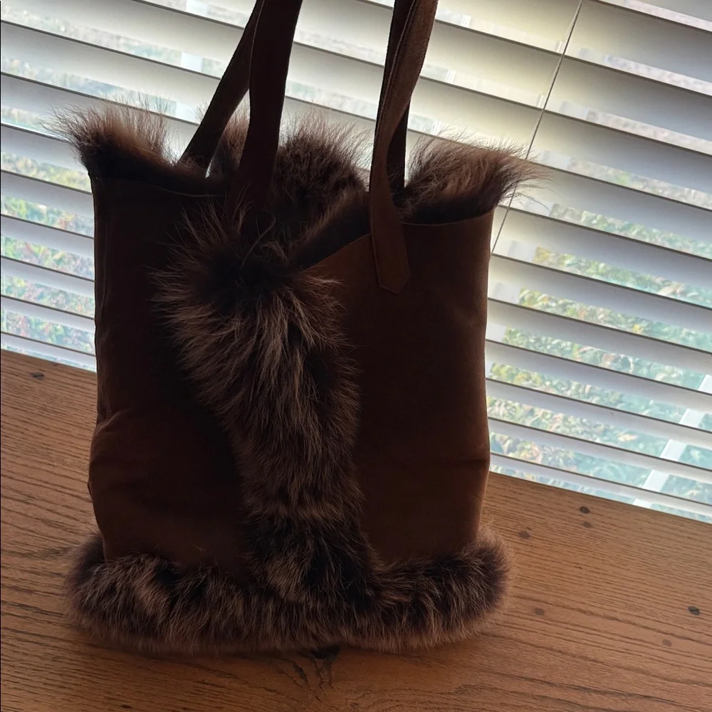 Overland Elegant Brown Fur-Trimmed Tote Bag reversible - Picture 1 of 3